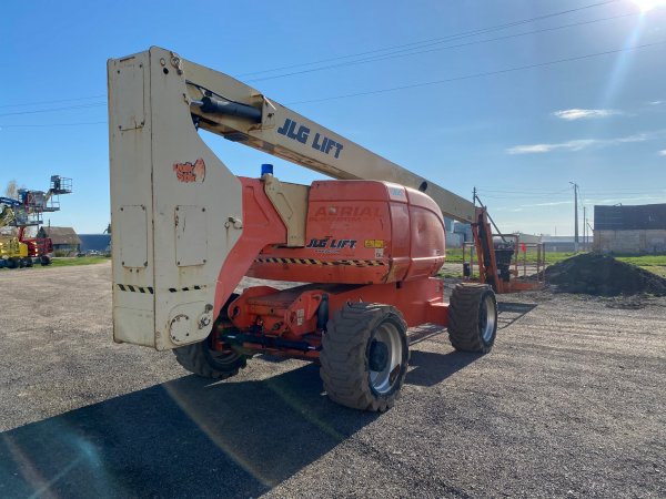 Коленчатый подъемник JLG 800AJ