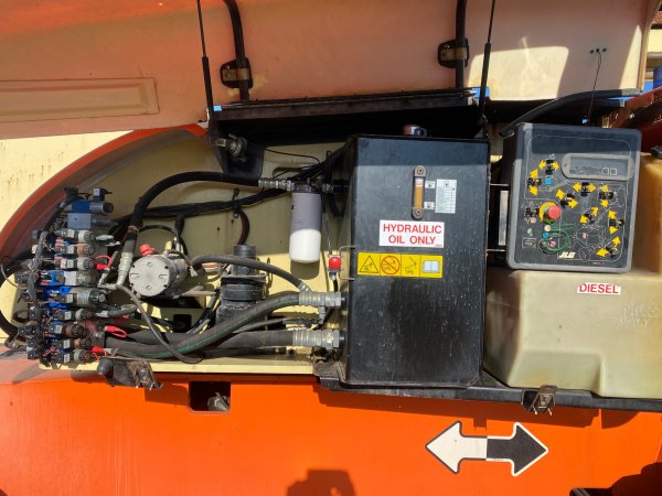 Коленчатый подъемник JLG 800AJ