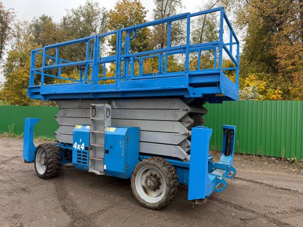 Ножничный подъемник Genie GS-5390, 2011
