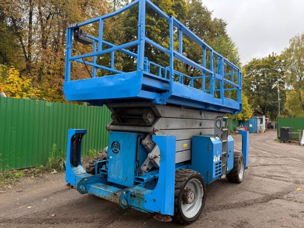 Ножничный подъемник Genie GS-5390, 2011