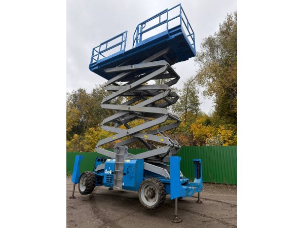 Ножничный подъемник Genie GS-5390, 2011