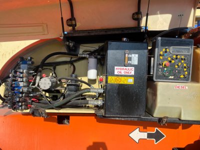 Коленчатый подъемник JLG 800AJ